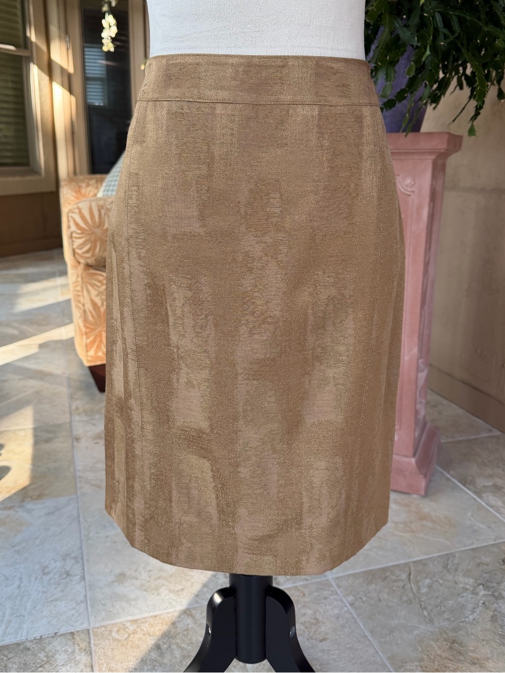 Kay Unger gold skirt, size 8